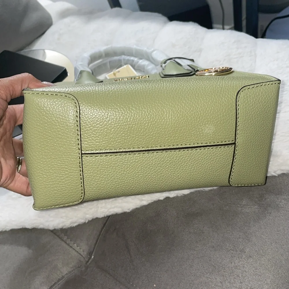 NWT Michael Kors Sheila Small Light Sage Vegan Leather Center Zip Satchel - Picture 5 of 12